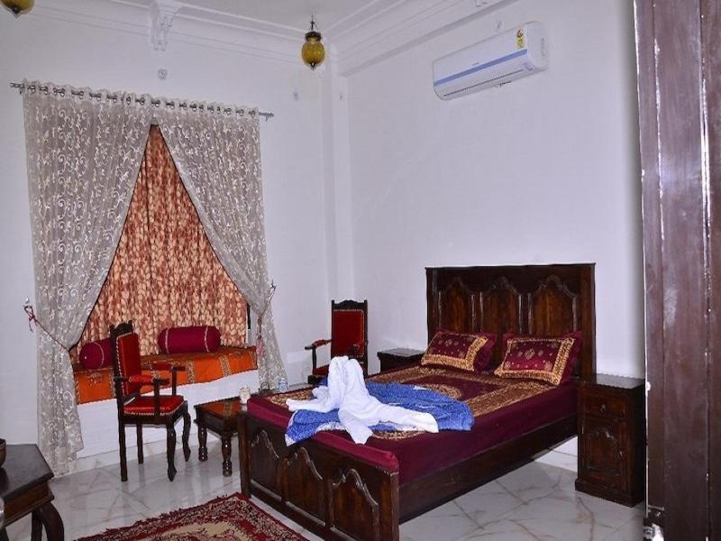 Tej Mahal Palace Bandikui Ngoại thất bức ảnh