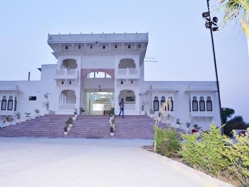 Tej Mahal Palace Bandikui Ngoại thất bức ảnh